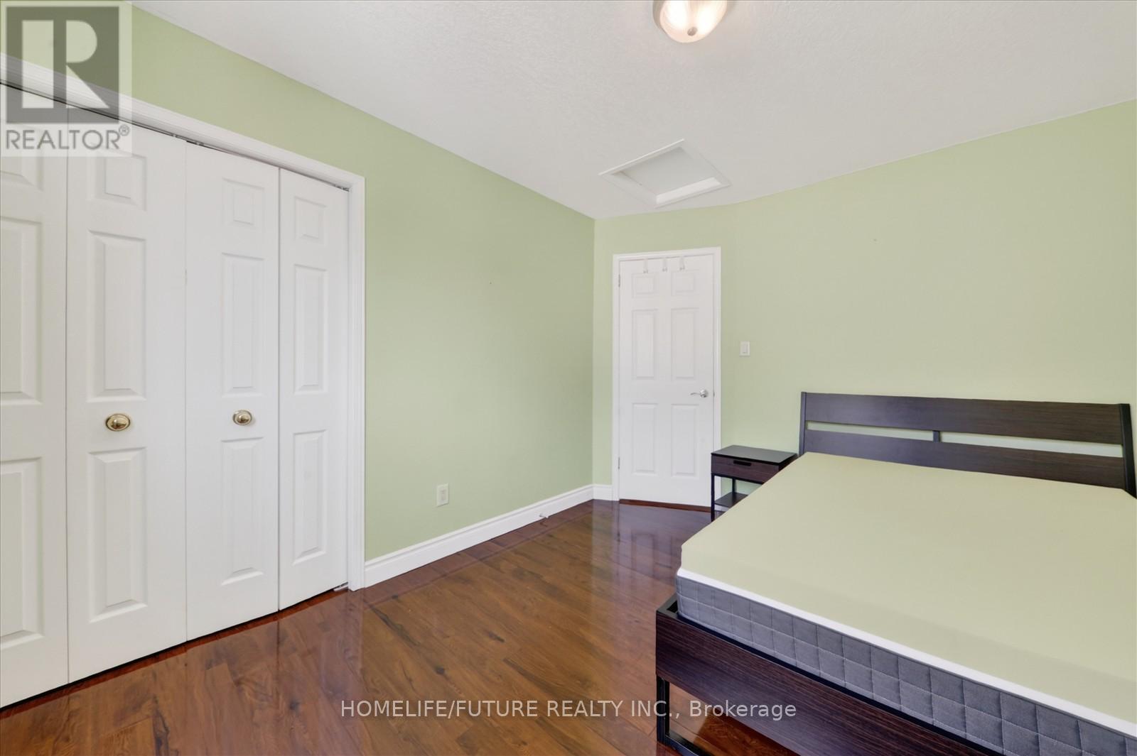 264 HOLBEACH COURT - 26
