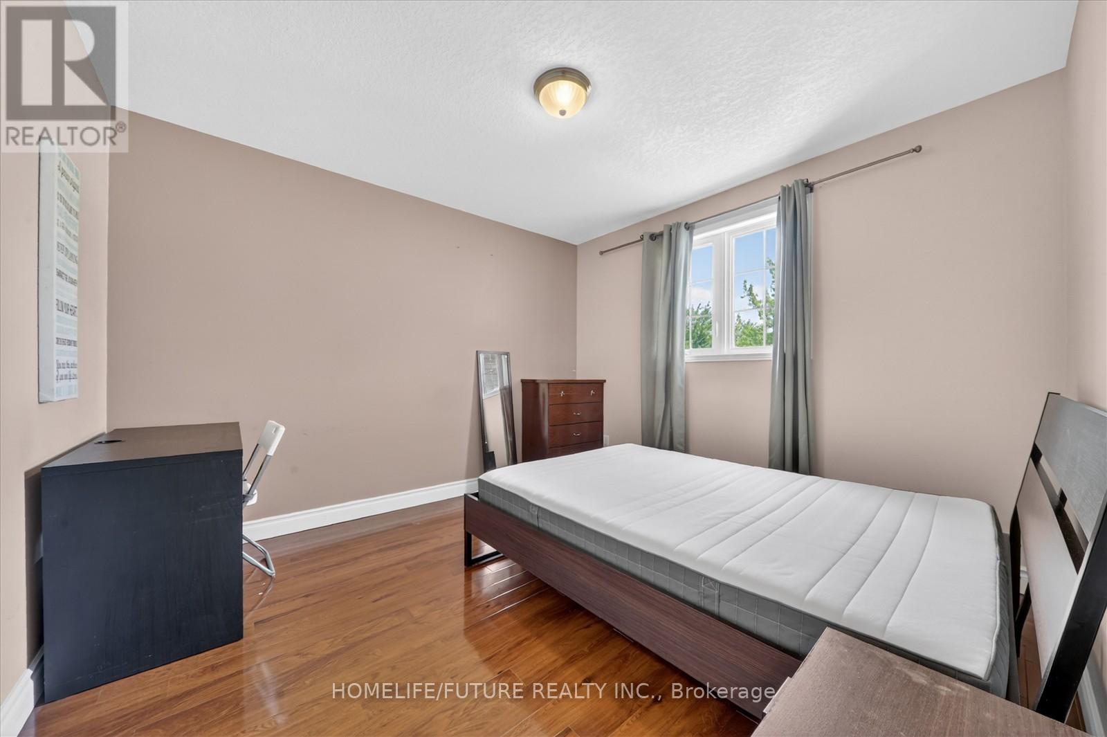 264 HOLBEACH COURT - 28