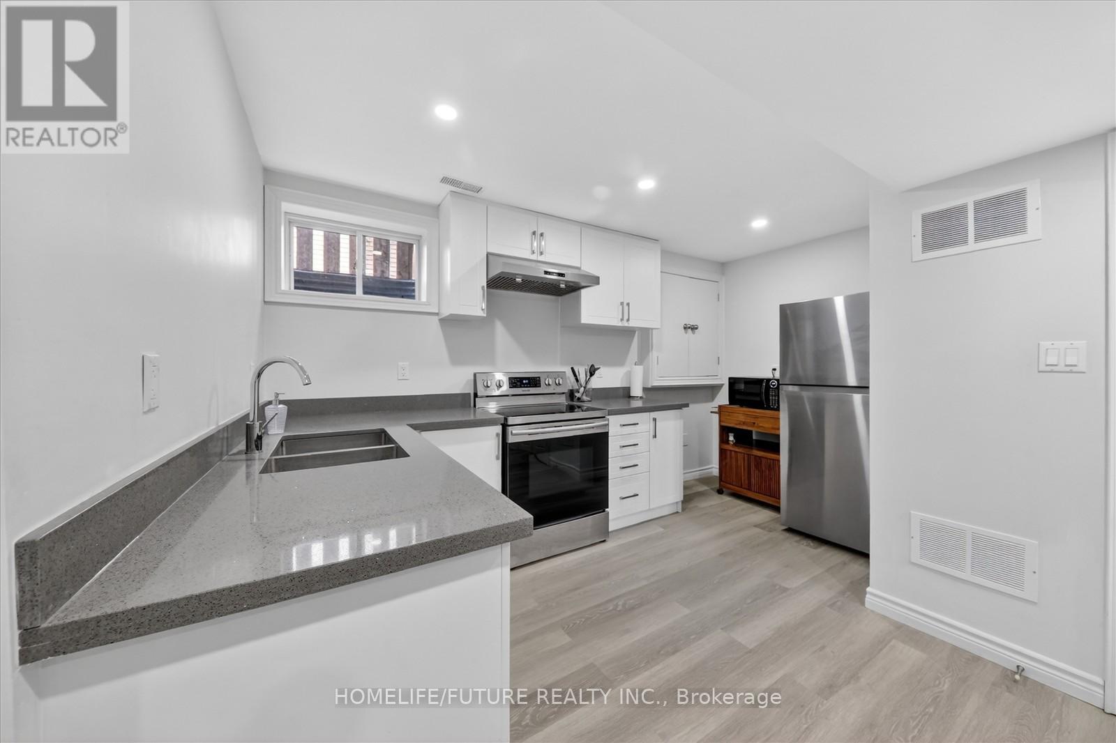 264 HOLBEACH COURT - 34