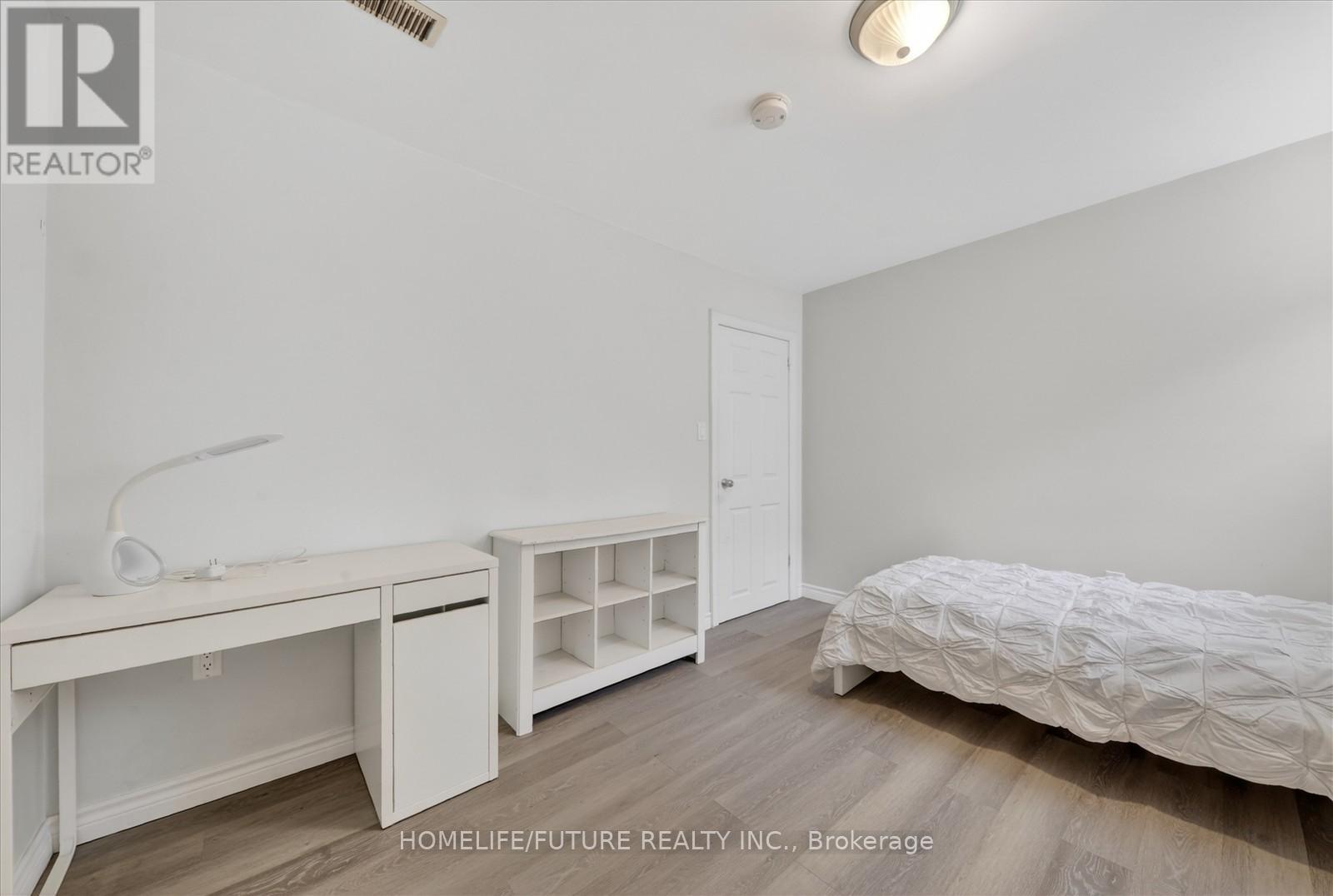 264 HOLBEACH COURT - 38