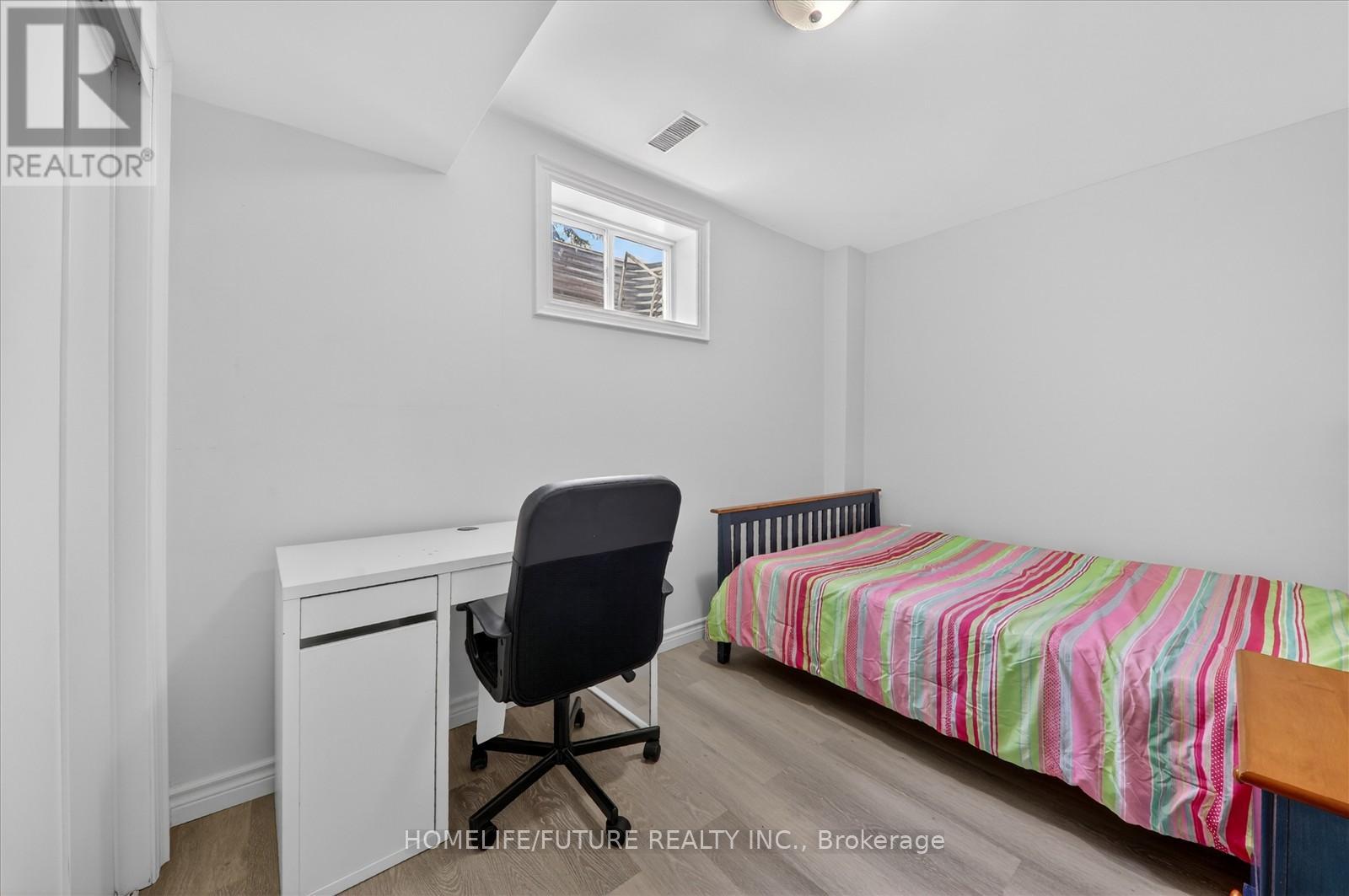 264 HOLBEACH COURT - 40