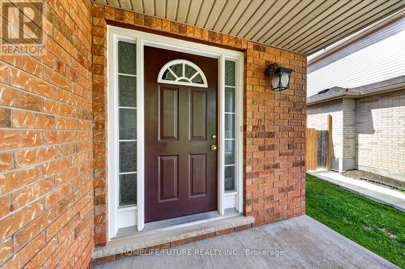 264 HOLBEACH COURT - 7