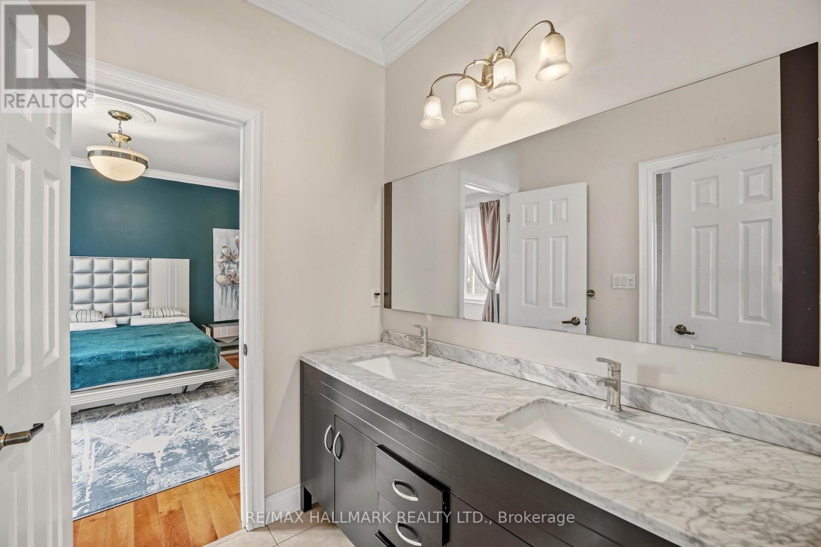 12 SACHET DRIVE - 33