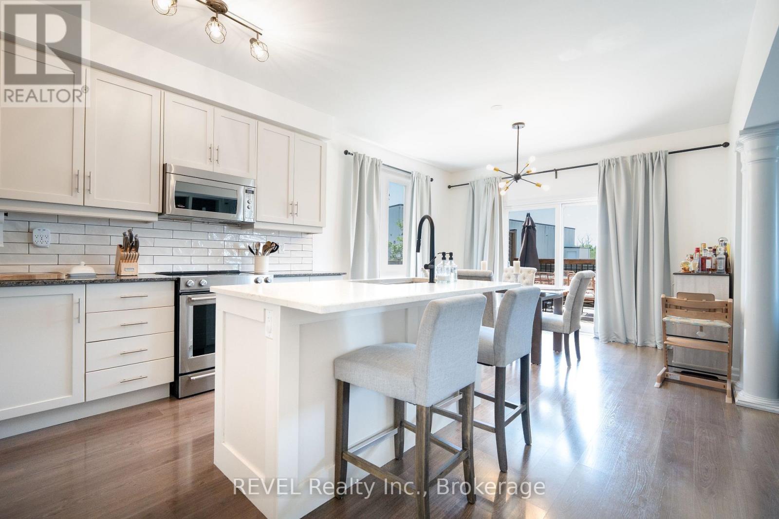 54 DOMINION CRESCENT - 9