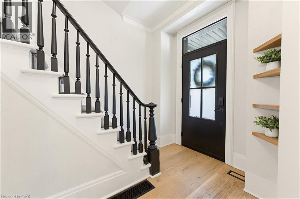 440 DUKE Street W - 6