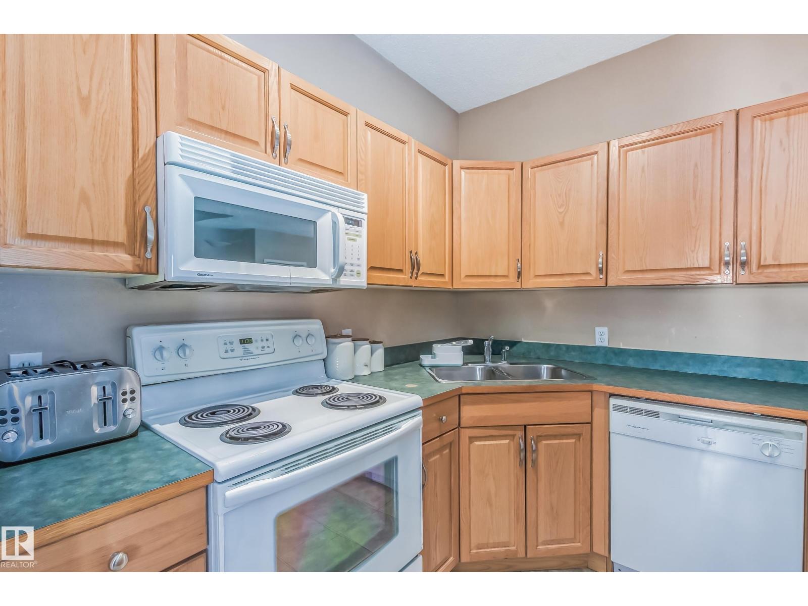 #49 8403 164 AV NW - 13