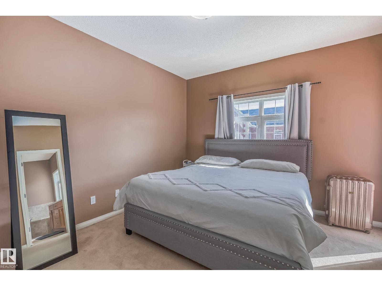 #49 8403 164 AV NW - 25