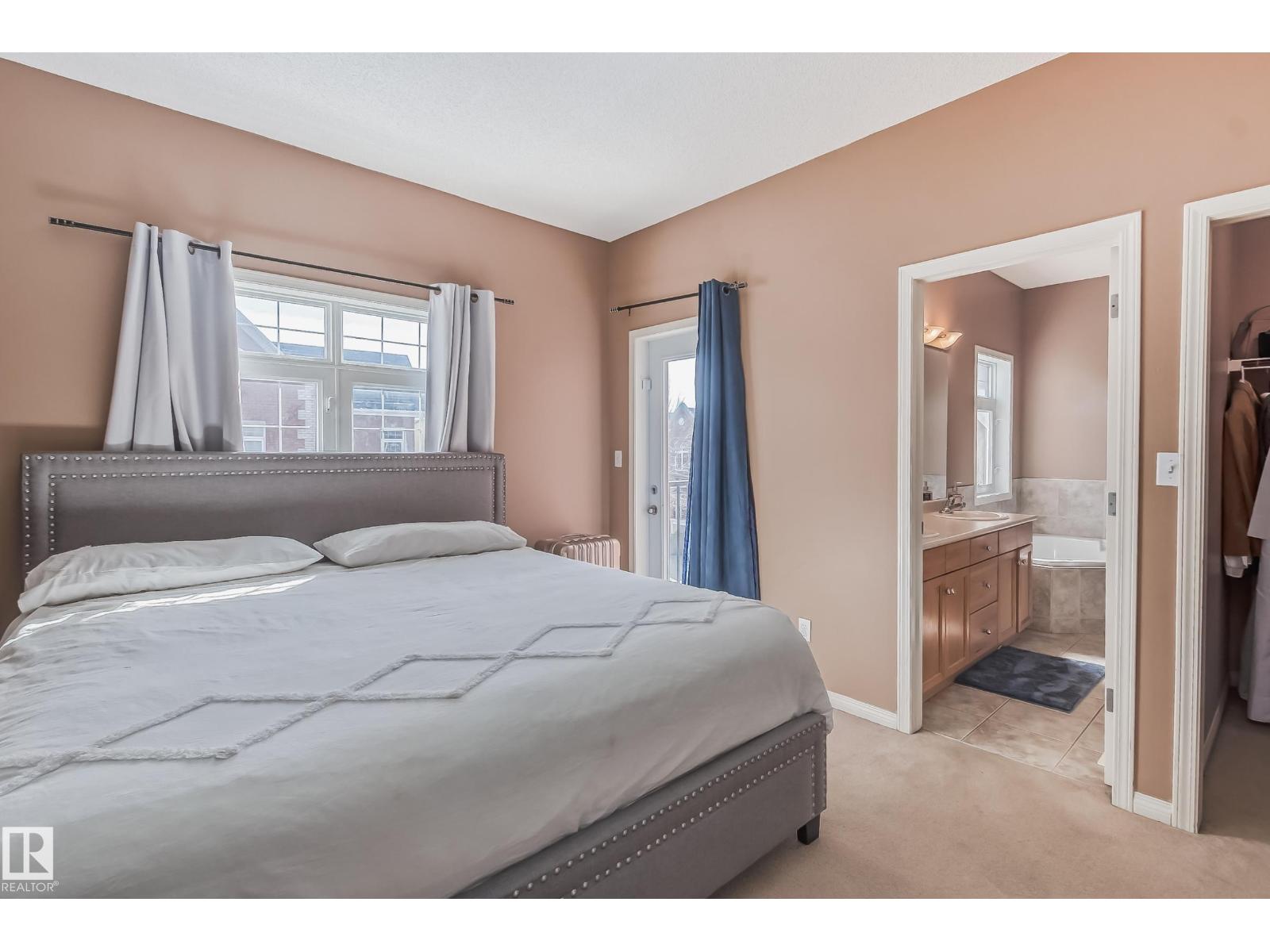 #49 8403 164 AV NW - 26