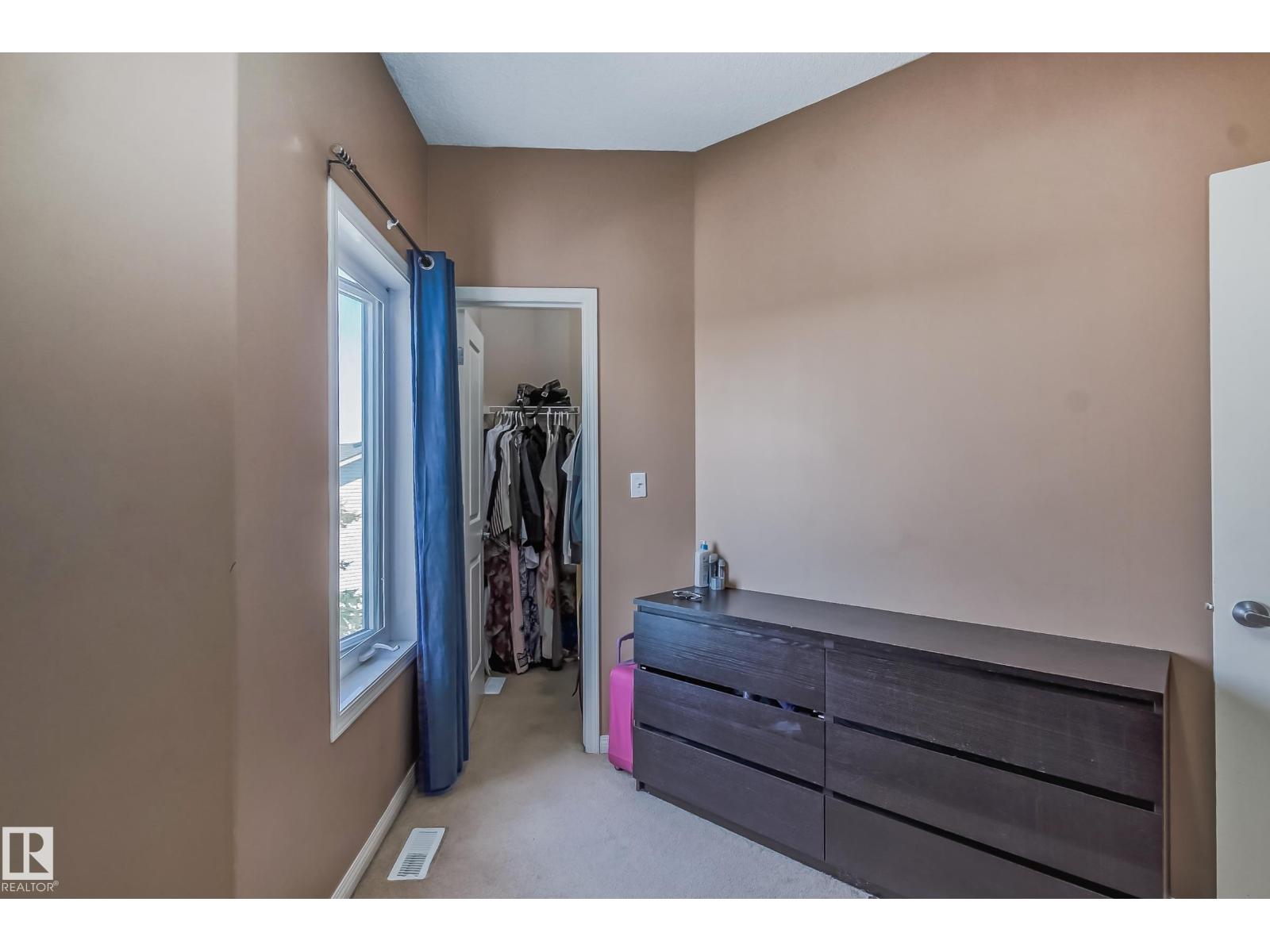 #49 8403 164 AV NW - 31