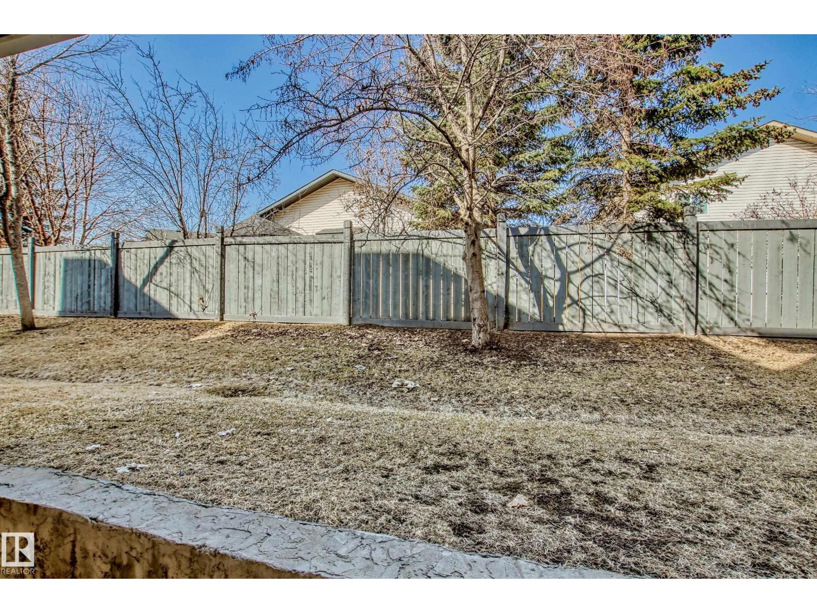 #49 8403 164 AV NW - 44