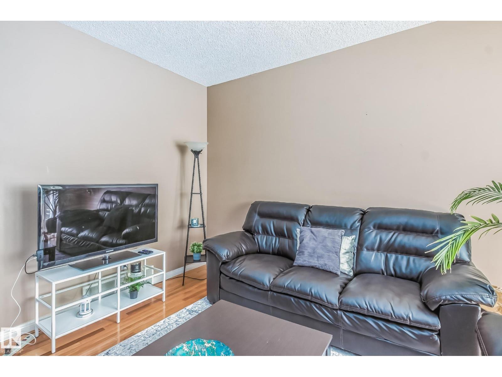#49 8403 164 AV NW - 6
