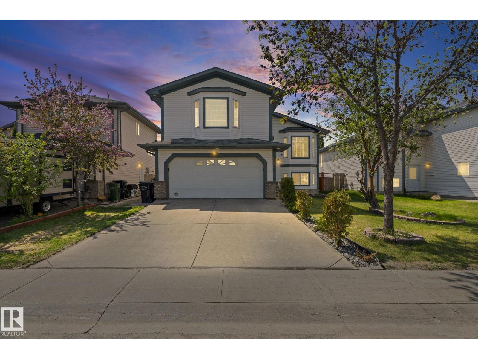 6715 165 AV NW - 1