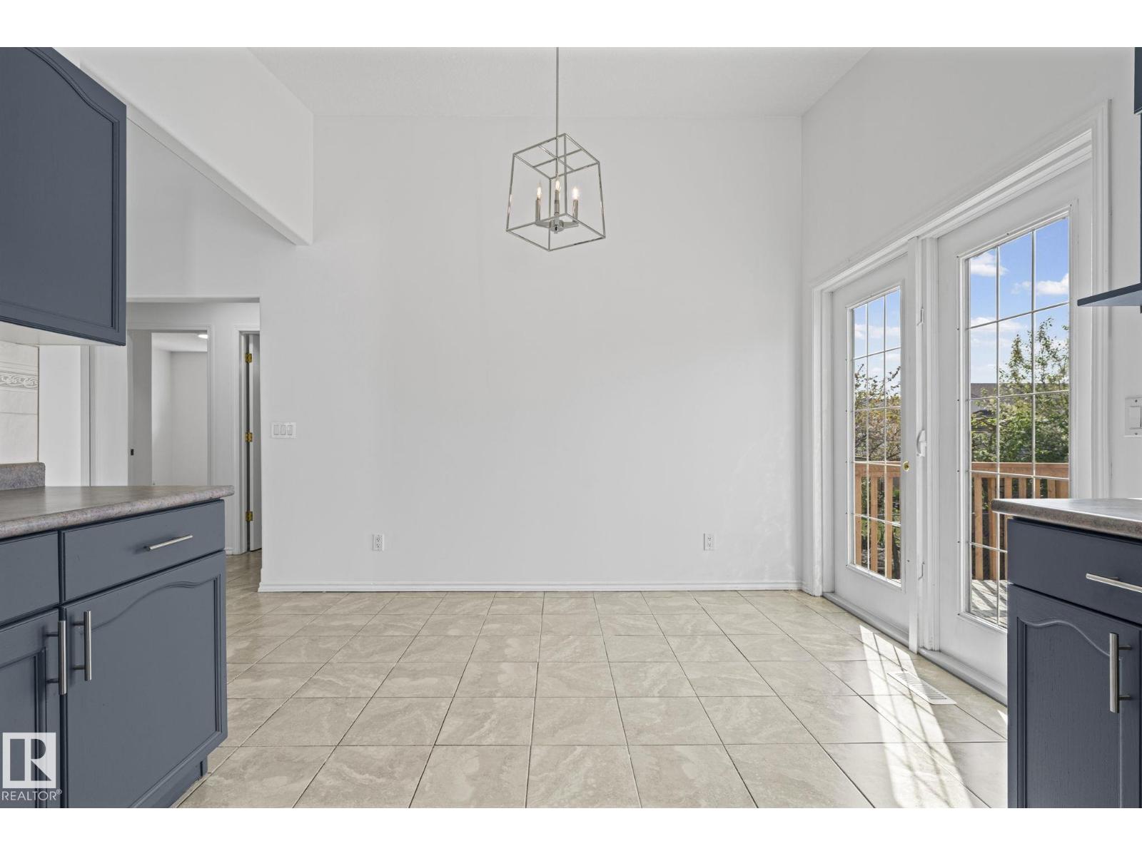 6715 165 AV NW - 18
