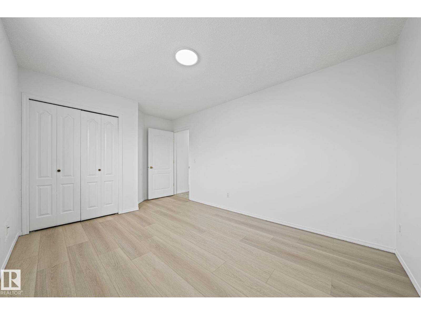 6715 165 AV NW - 25
