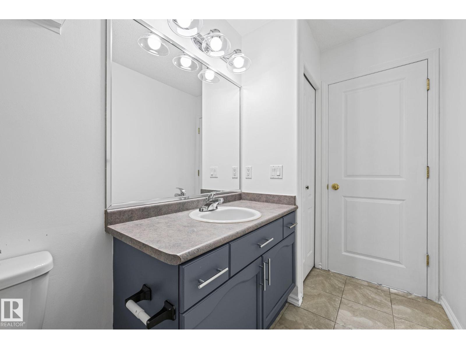 6715 165 AV NW - 27