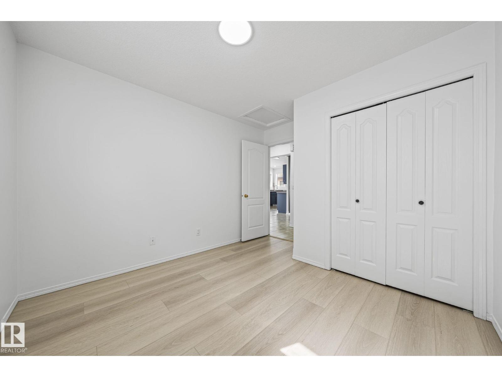 6715 165 AV NW - 30