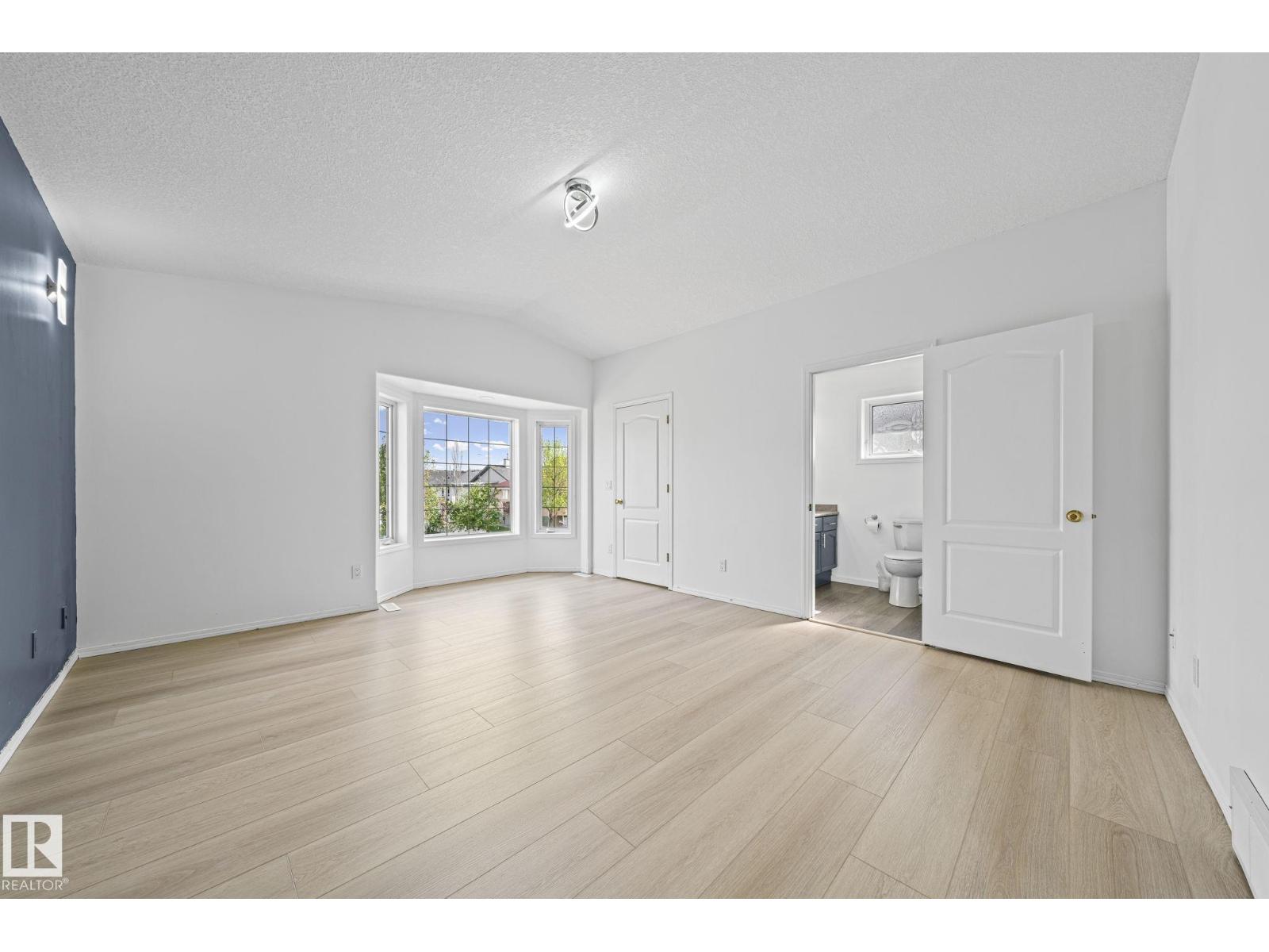 6715 165 AV NW - 32