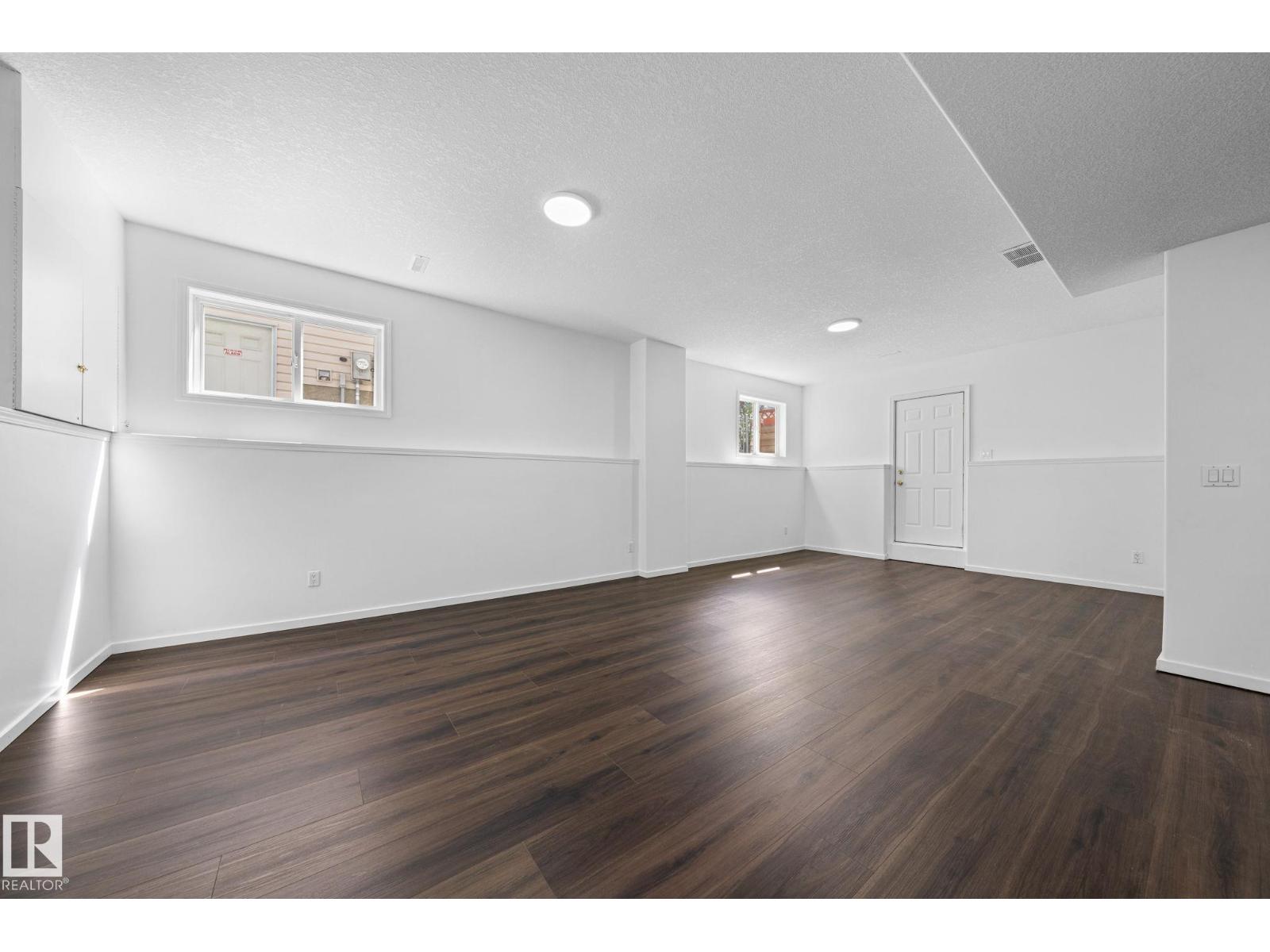 6715 165 AV NW - 39