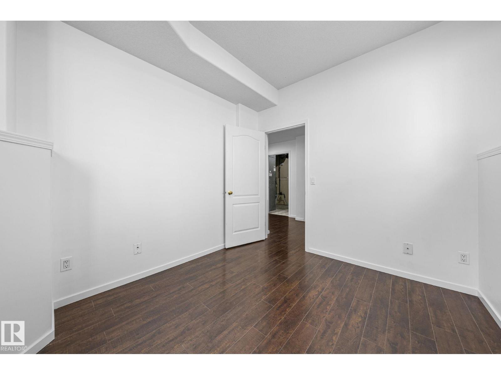 6715 165 AV NW - 43