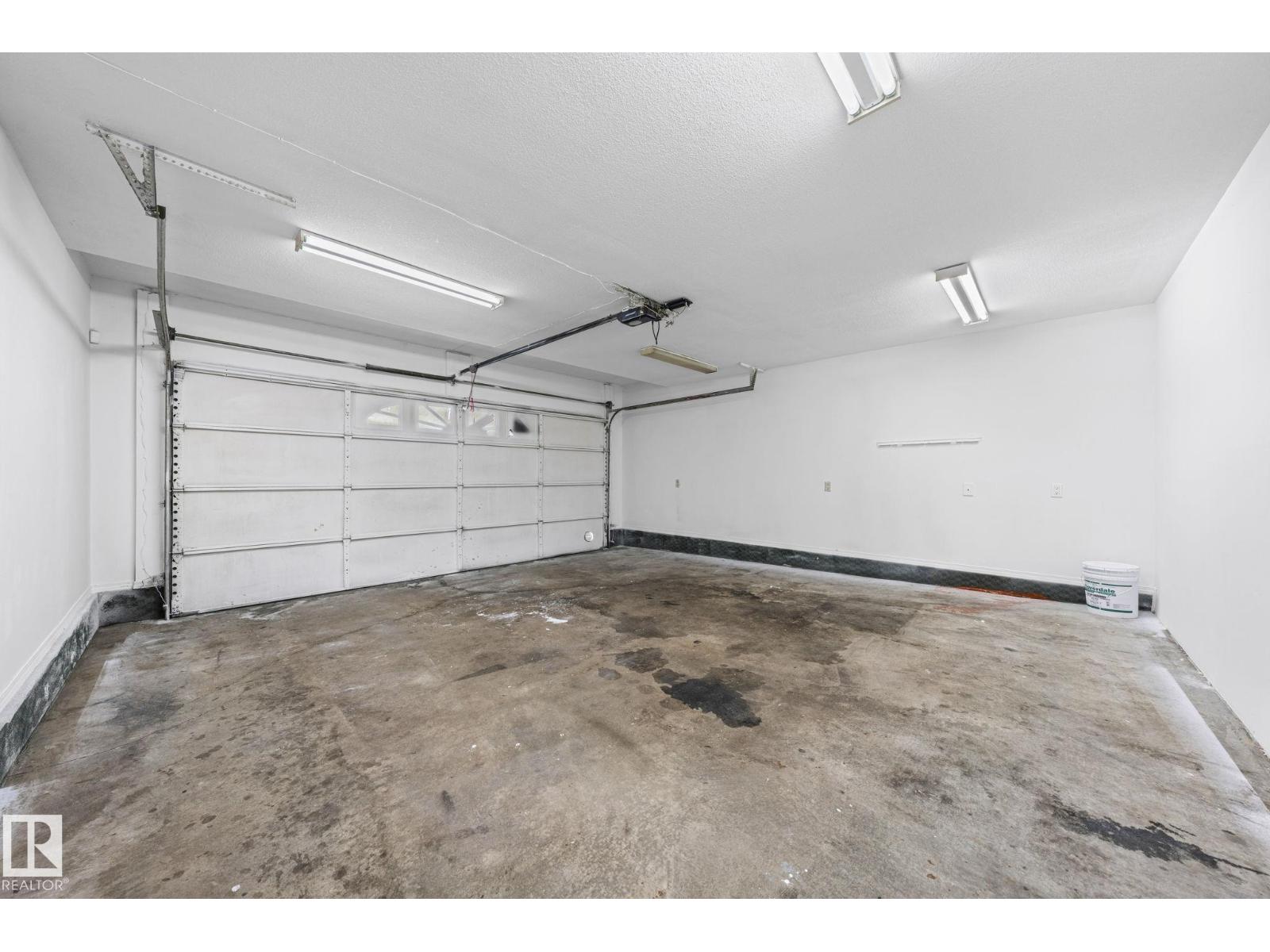 6715 165 AV NW - 53