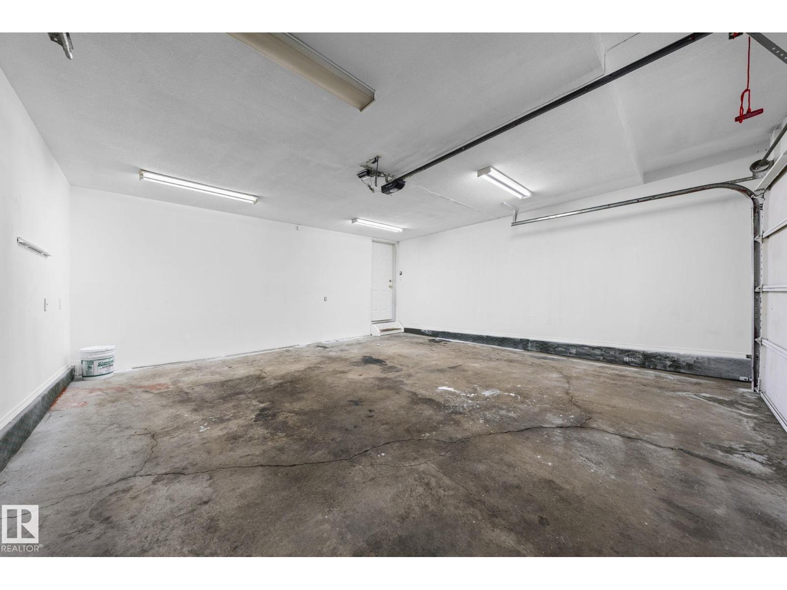 6715 165 AV NW - 54