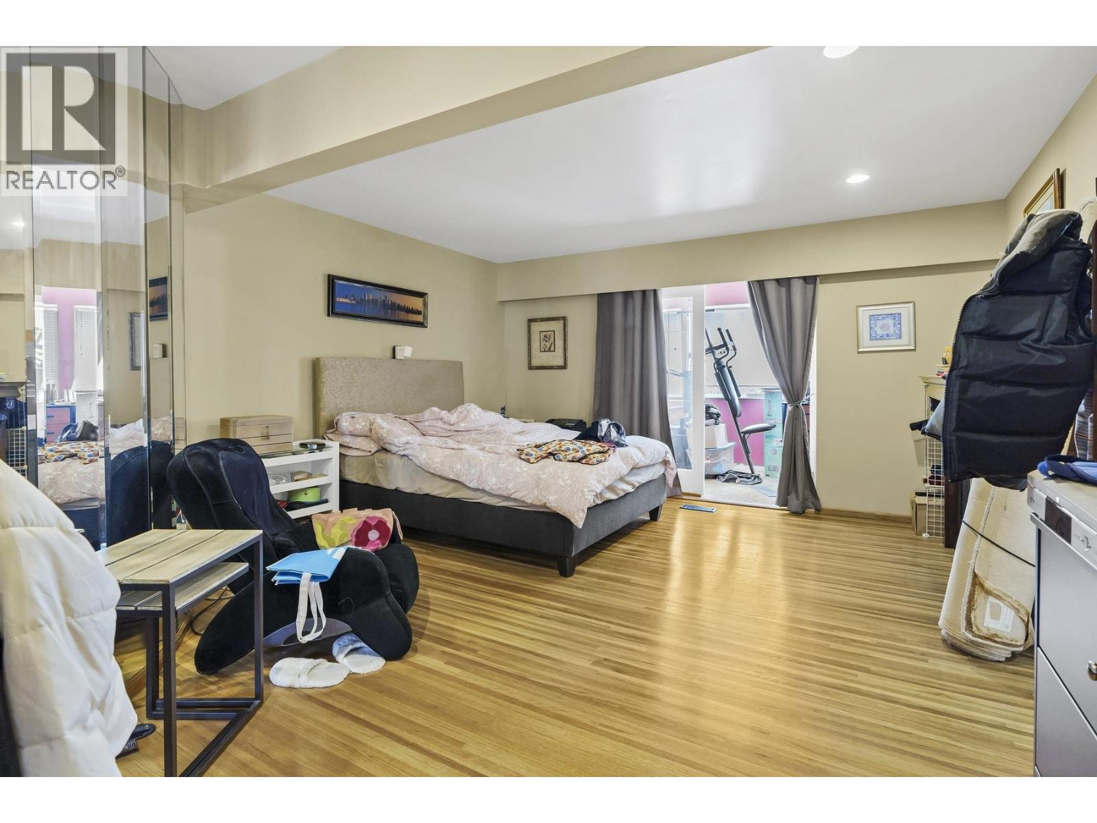 4582 WOODGREEN COURT, West Vancouver