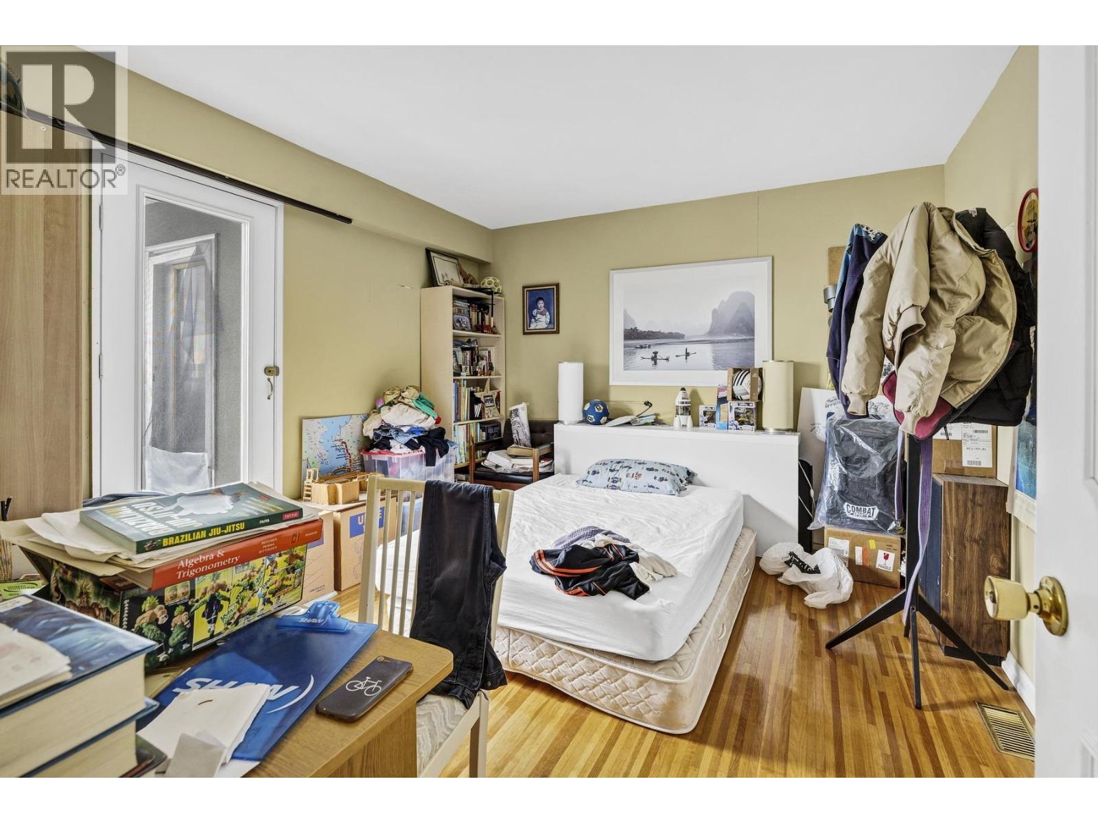 4582 WOODGREEN COURT, West Vancouver