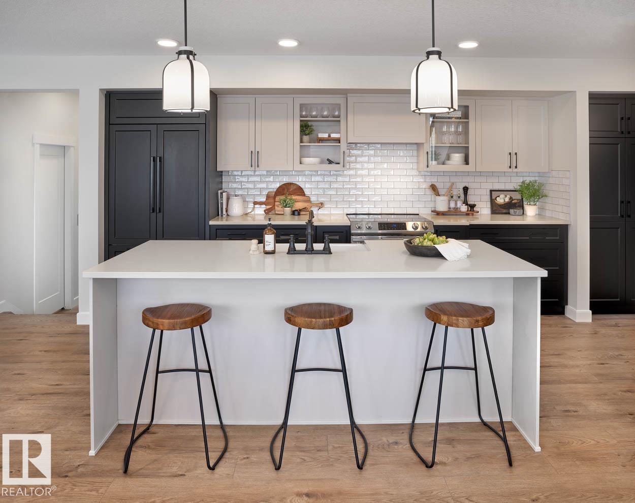 #1 19904 31 AV NW - 6
