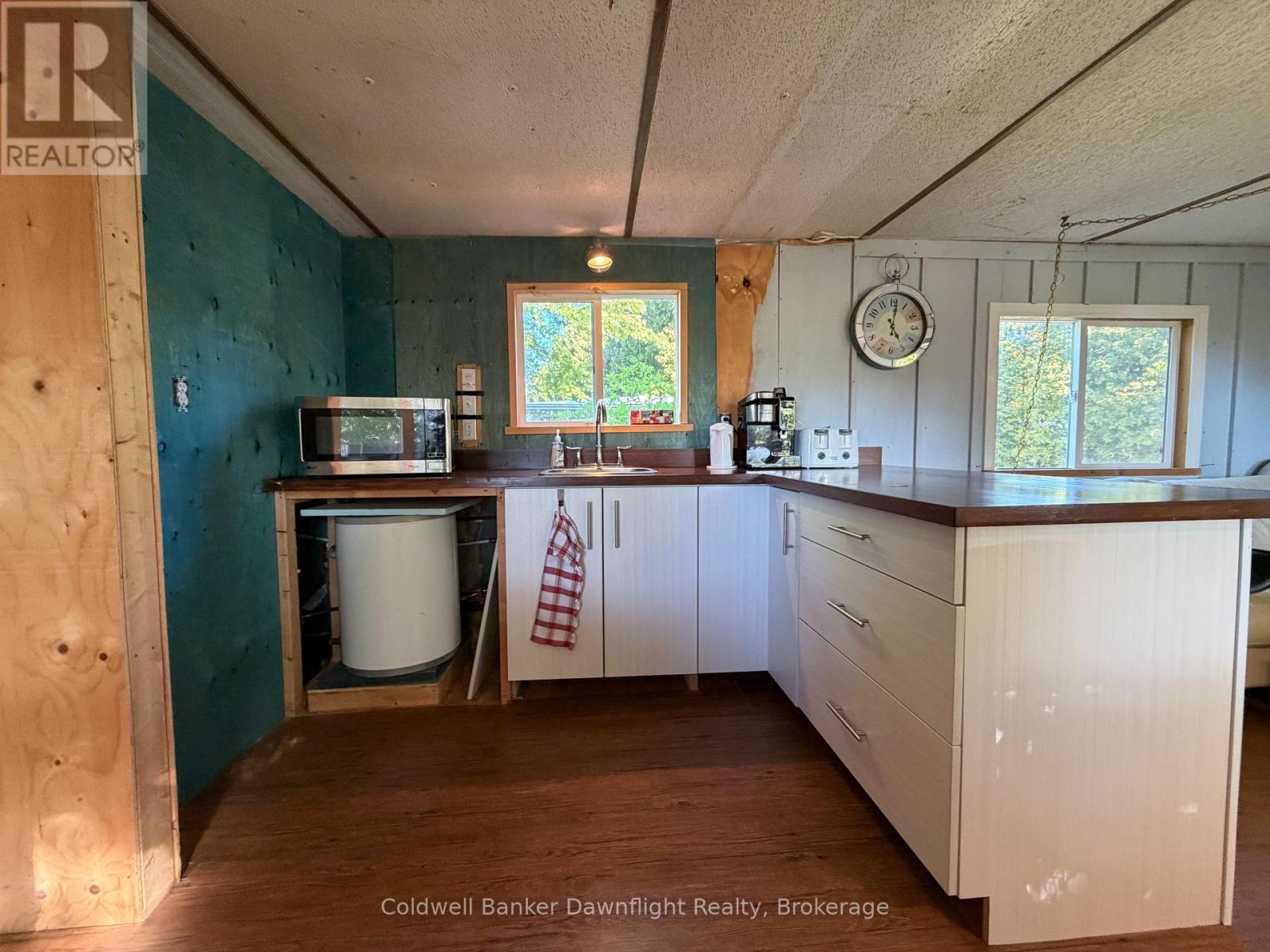33833 HESSENLAND LANE - 10