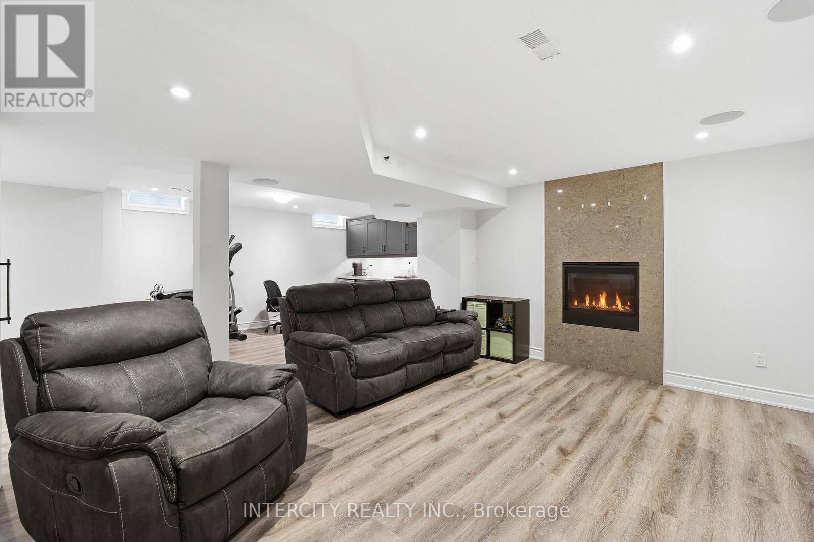 2 FAIRMONT RIDGE TRAIL - 31