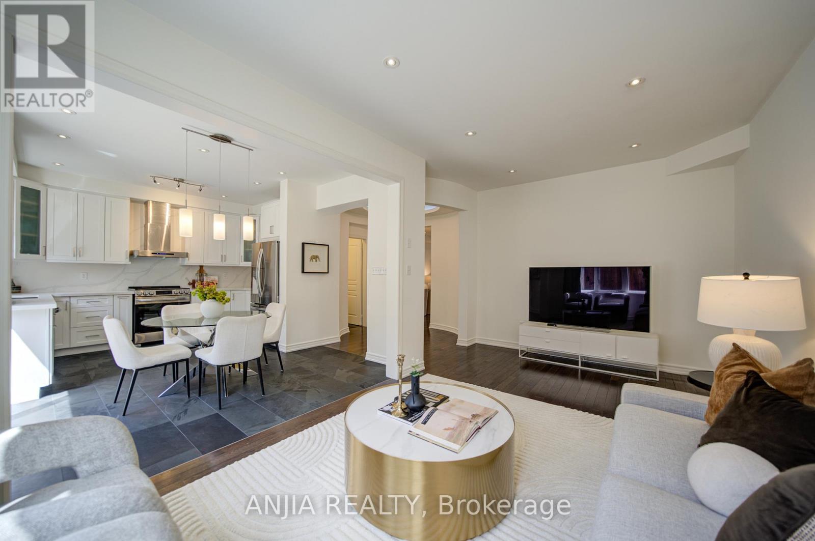 17 HOLST AVENUE - 26