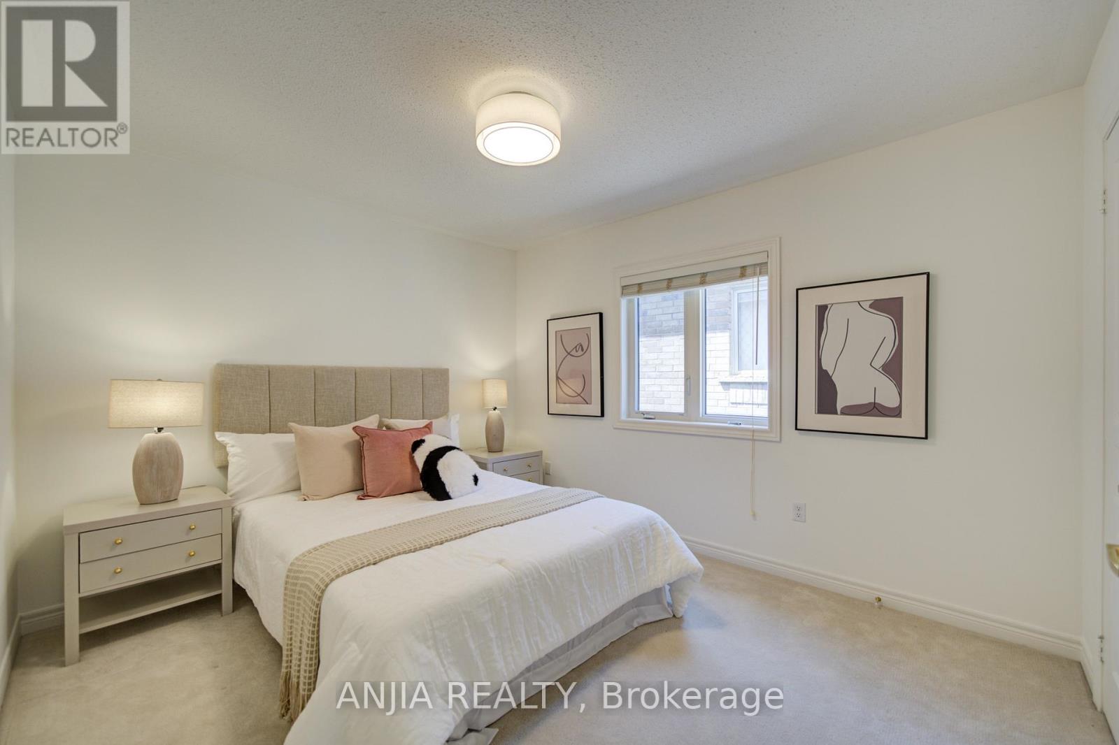 17 HOLST AVENUE - 36