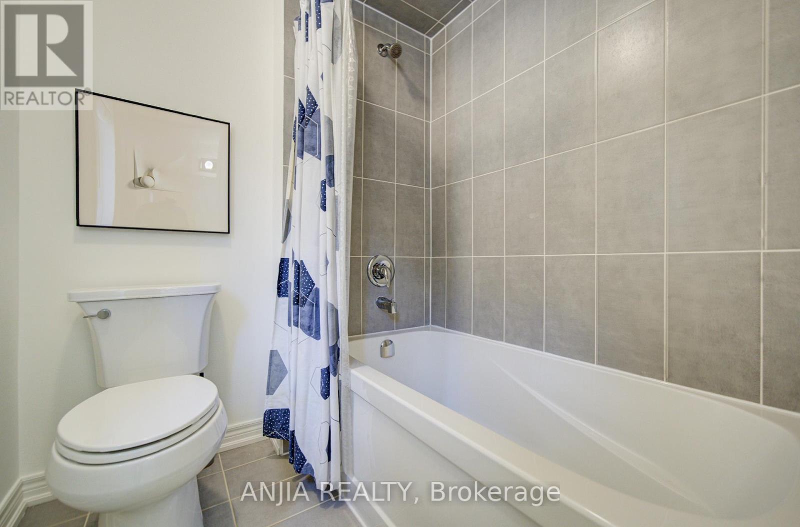 17 HOLST AVENUE - 42
