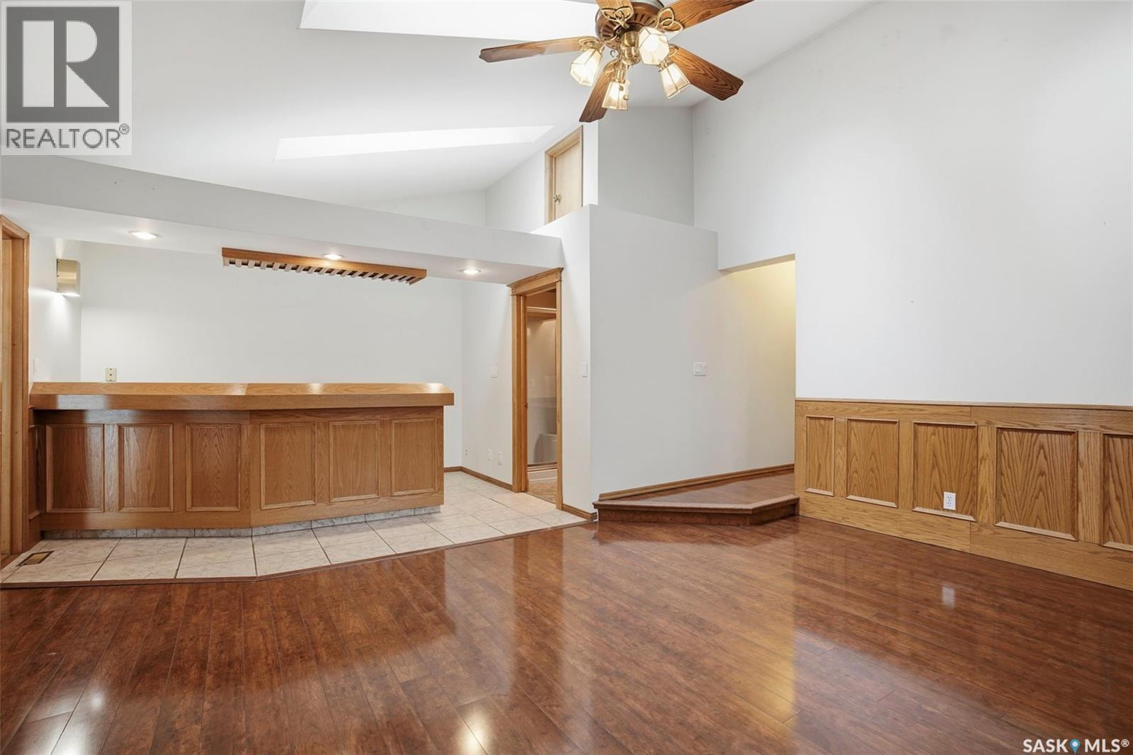302 McKinnon AVENUE S - 17