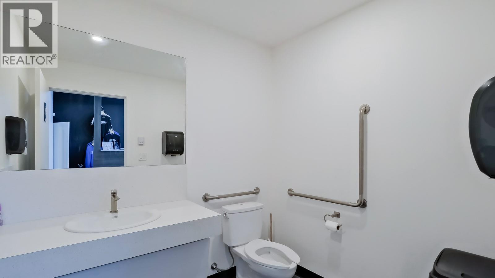 5966 Sawmill Road, Oliver