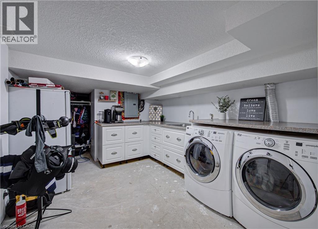 20 WALTER PERRY Place - 32