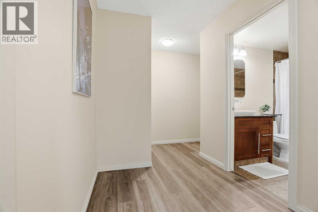 #212 790 Kingsmere Crescent SW - 19