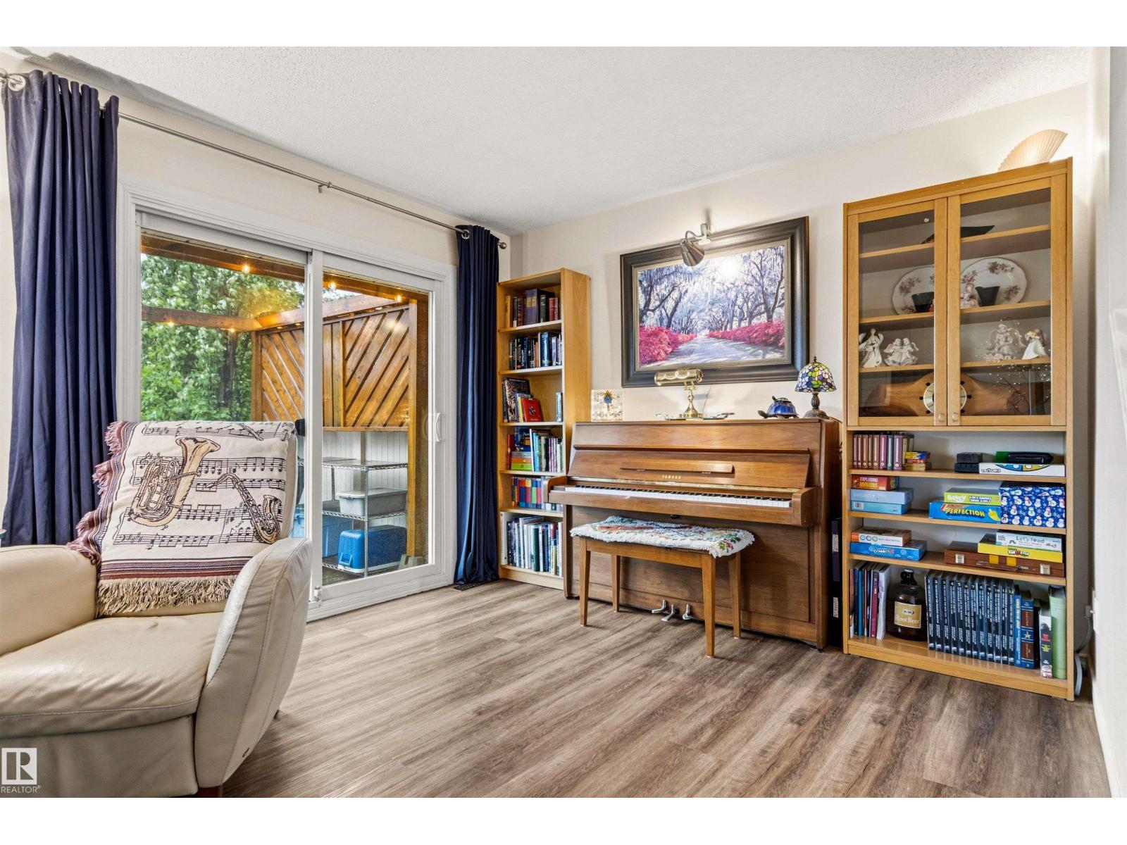 9575 180A ST NW - 20