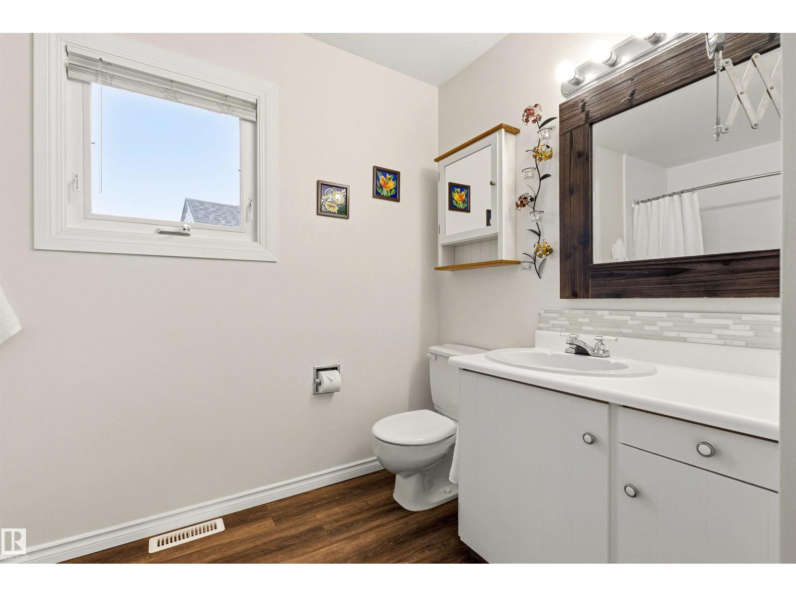 9575 180A ST NW - 26