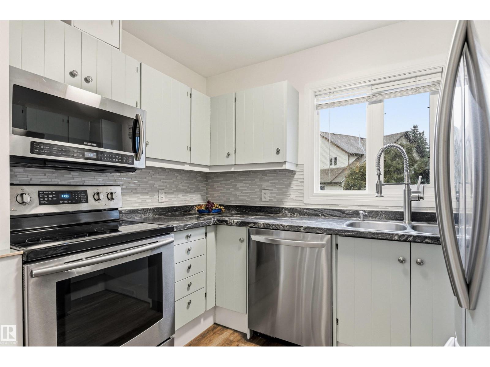 9575 180A ST NW - 15