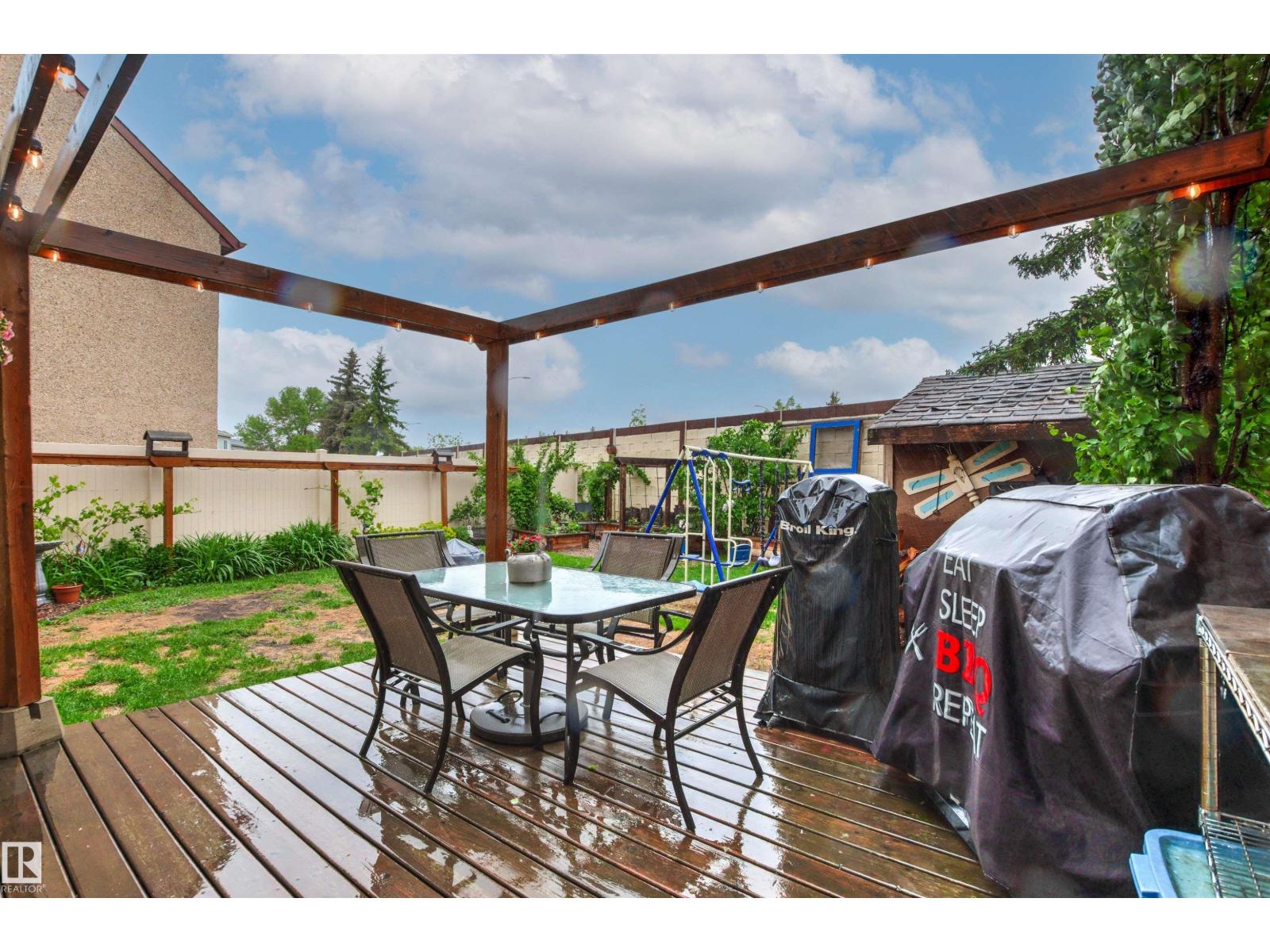 9575 180A ST NW - 36