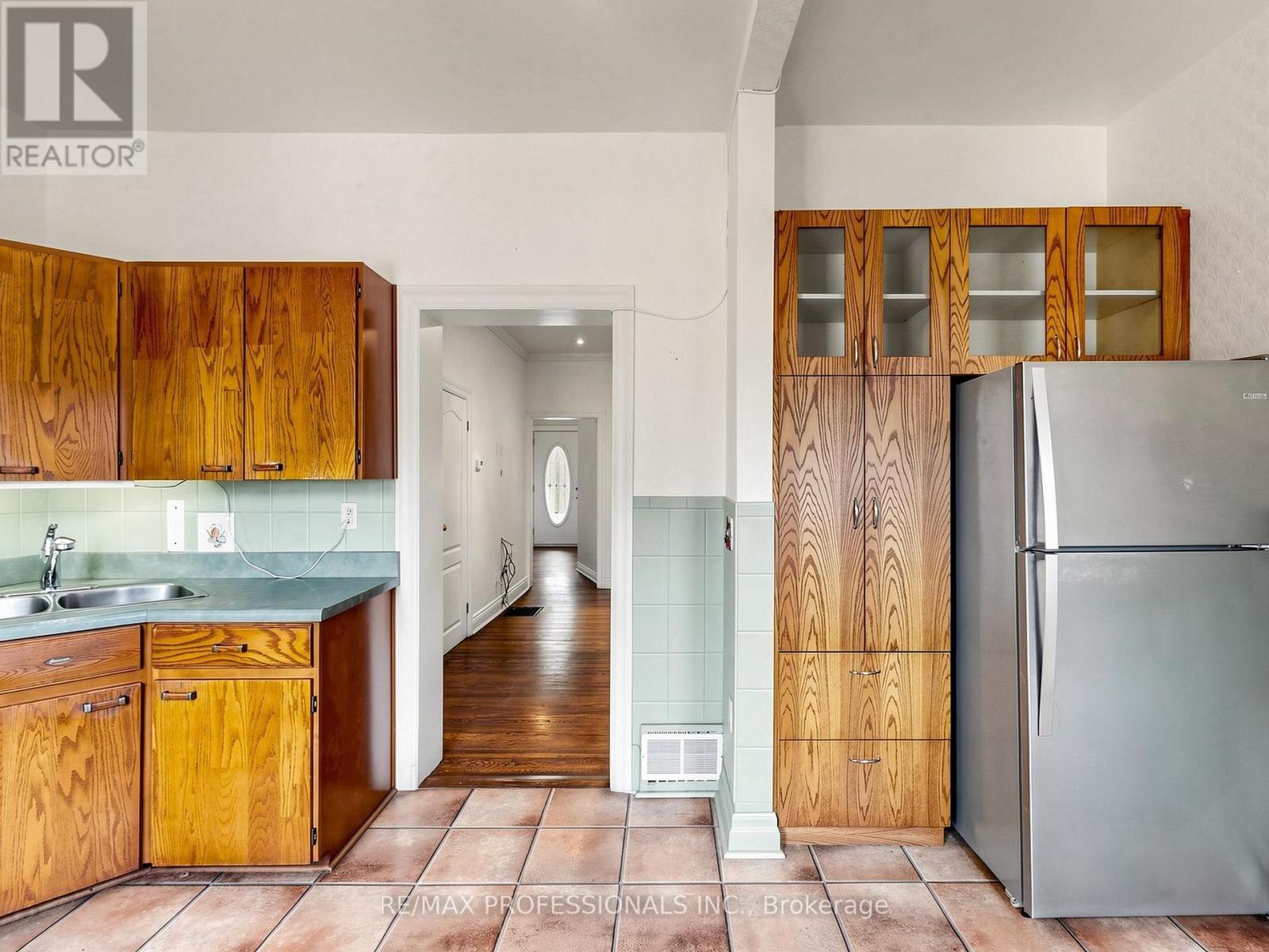 14 BRADLEY AVENUE - 15