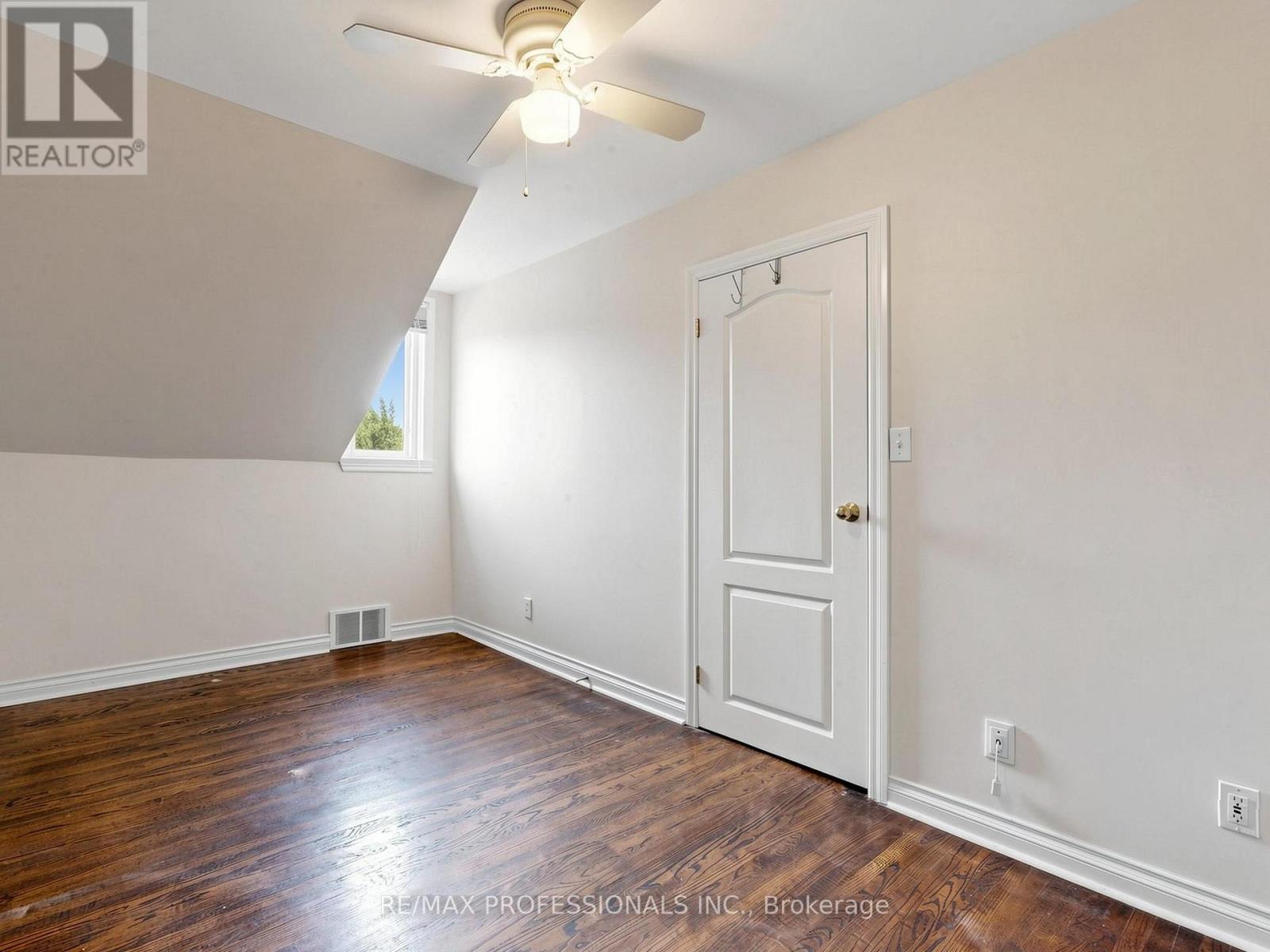 14 BRADLEY AVENUE - 20