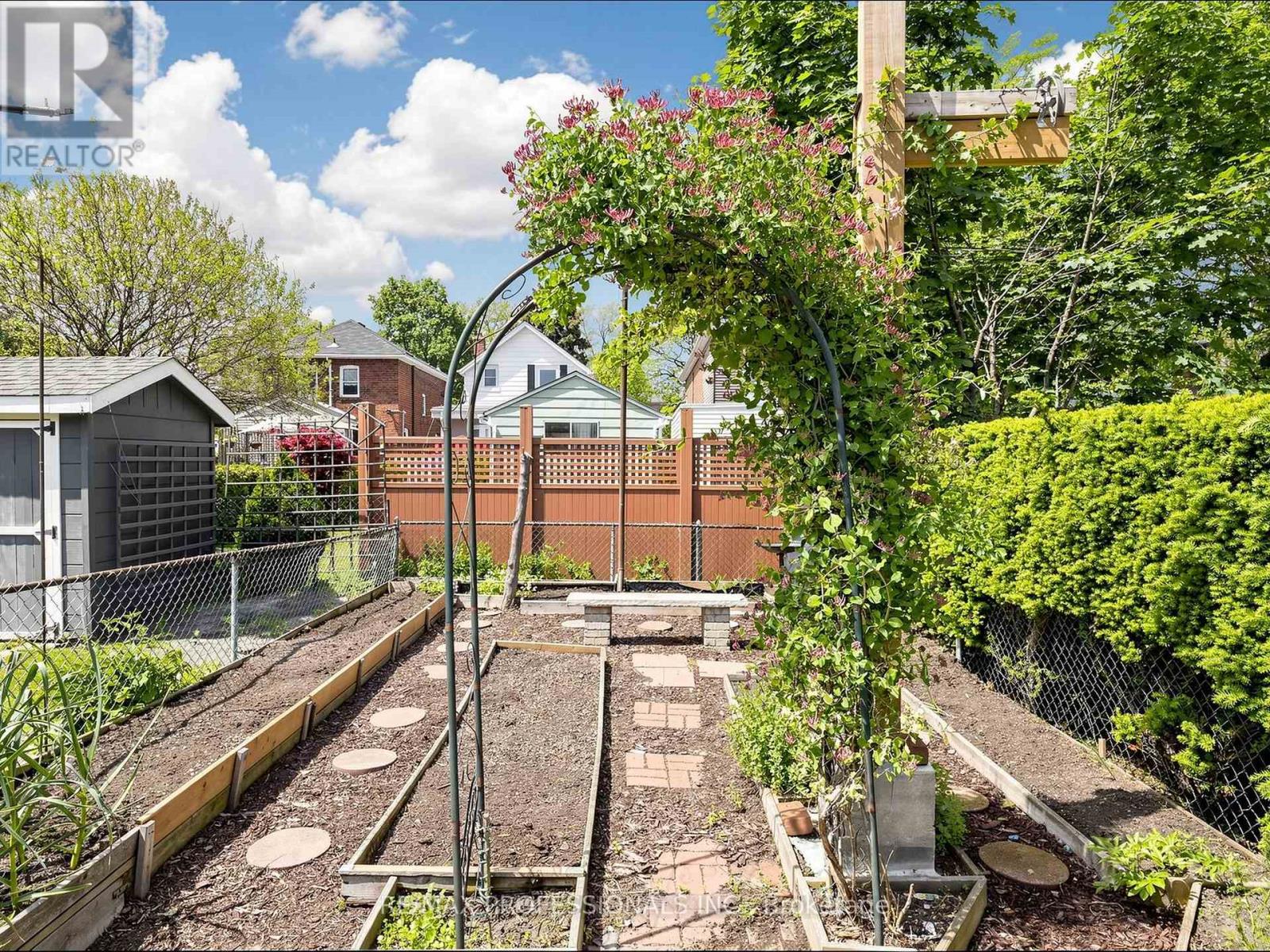 14 BRADLEY AVENUE - 26