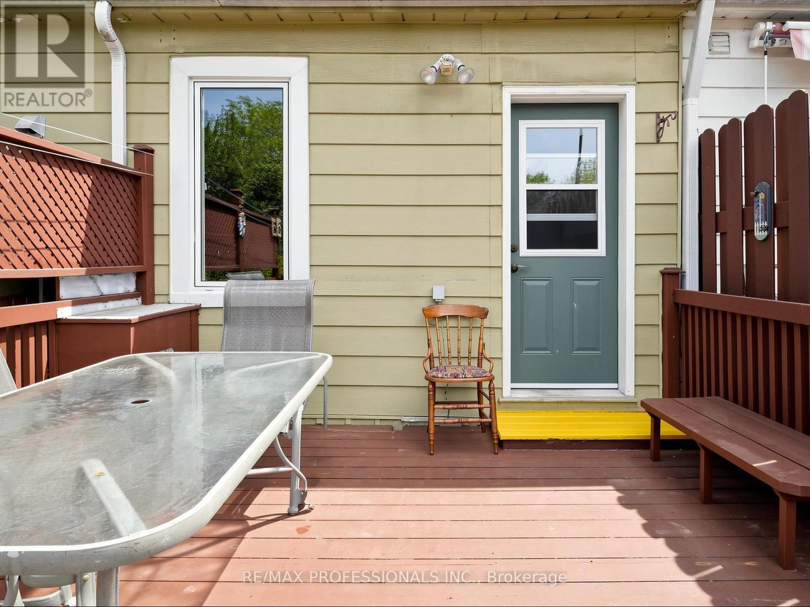14 BRADLEY AVENUE - 28
