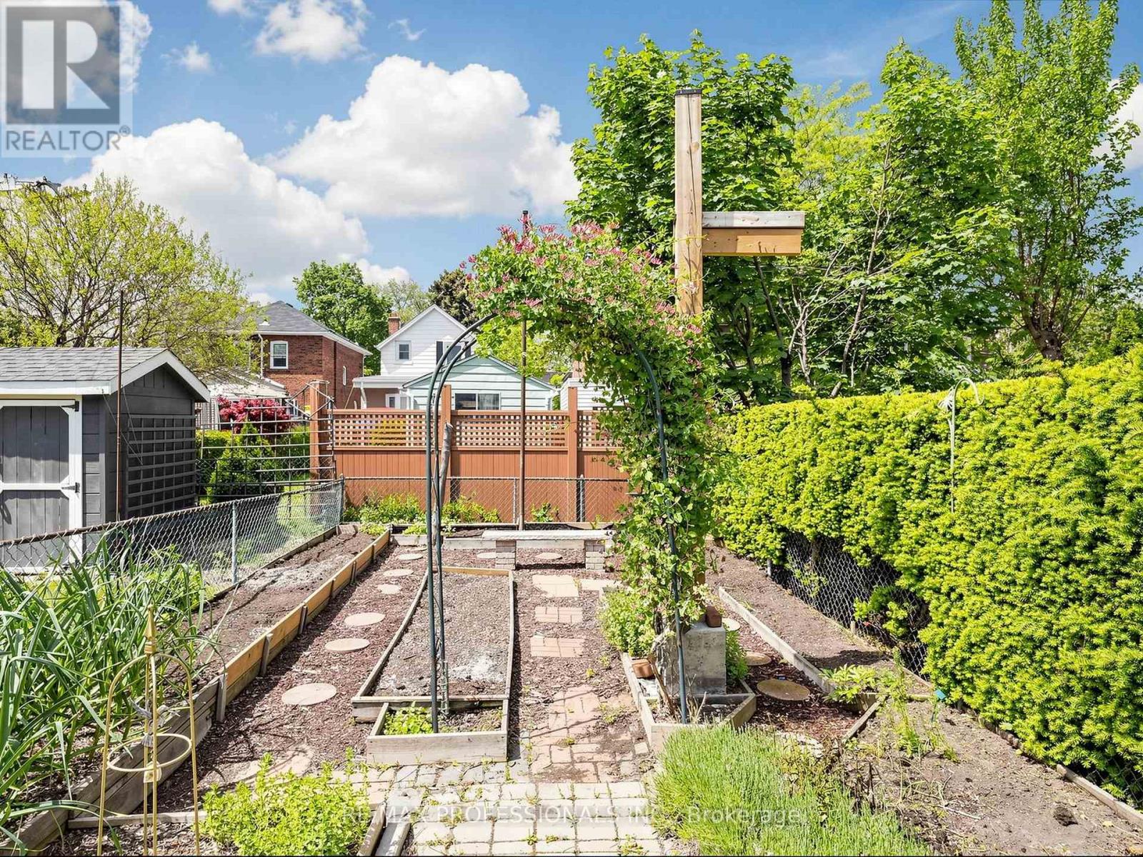 14 BRADLEY AVENUE - 30