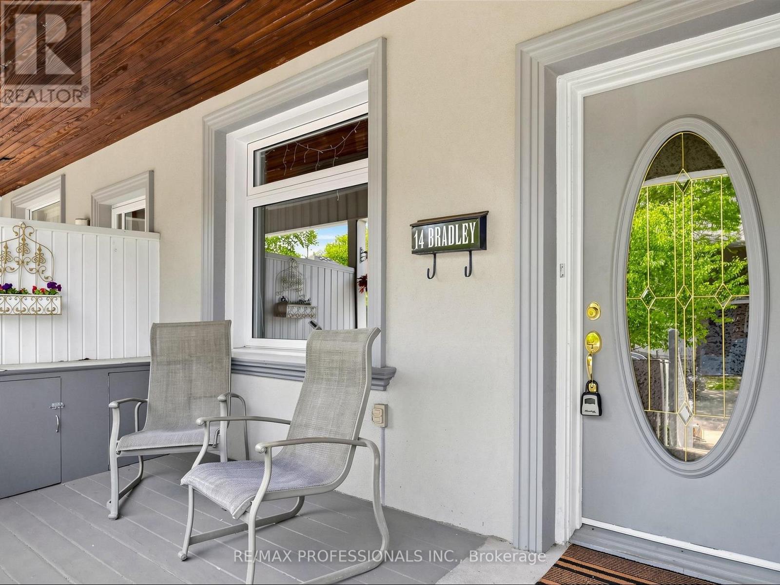 14 BRADLEY AVENUE - 4