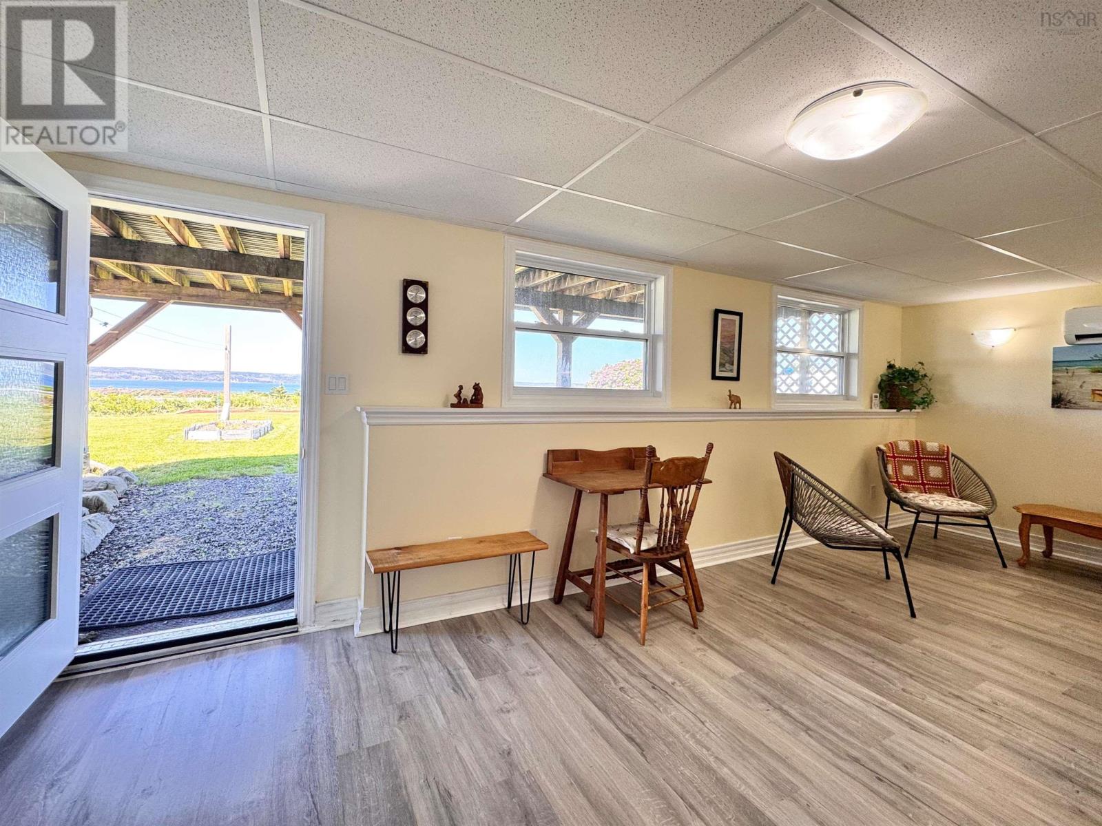 Property 36 of 48 of 48 Seaview Drive