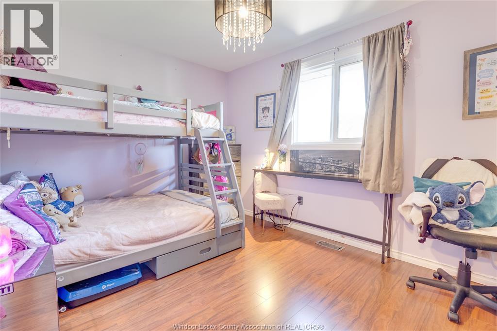 2841 GARVEY CRESCENT - 27