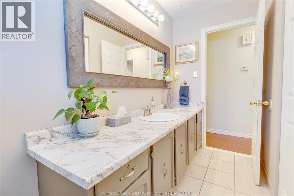 2841 GARVEY CRESCENT - 24